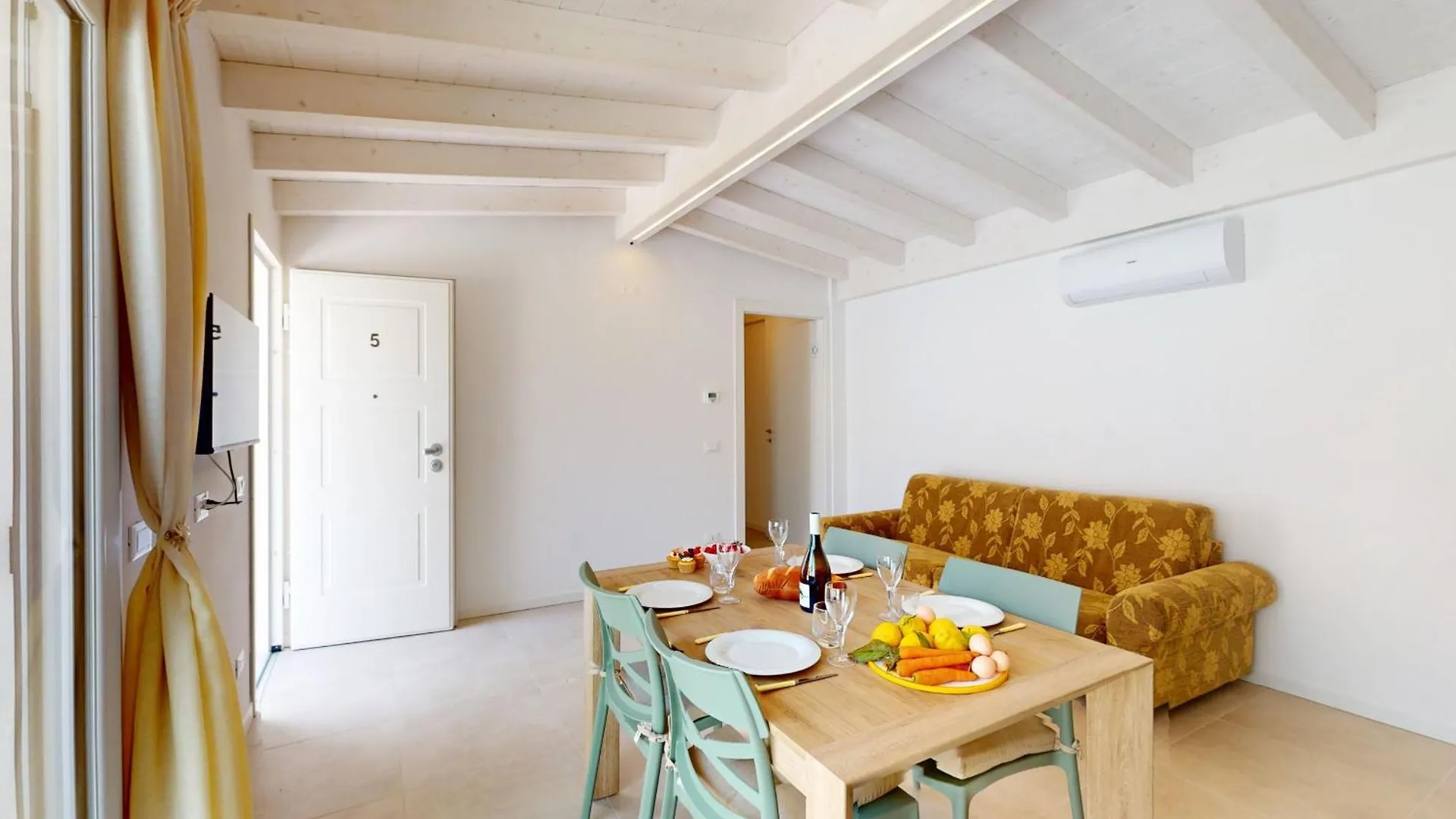 Michelle Mazzolari Apartment By Bookinggardalake Rivoltella del Garda 0*,  Ιταλία