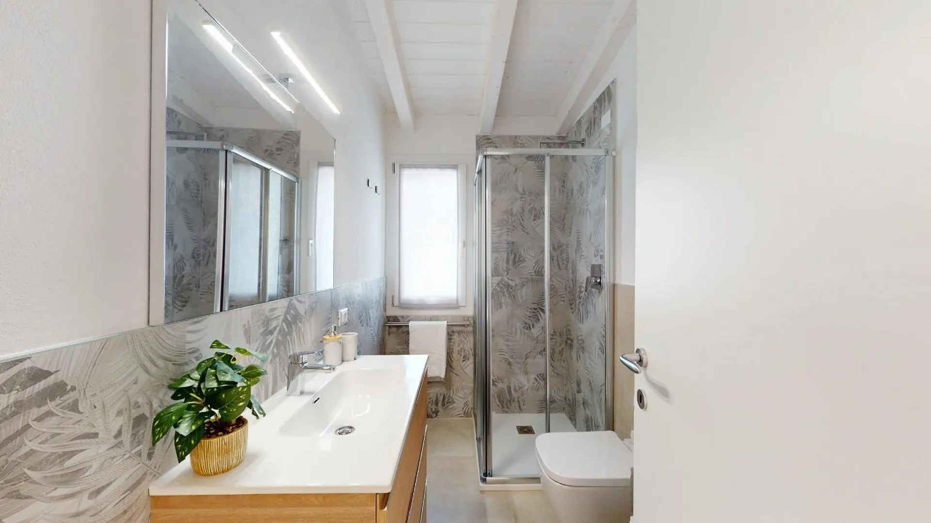 Michelle Mazzolari Apartment By Bookinggardalake Rivoltella del Garda Ιταλία