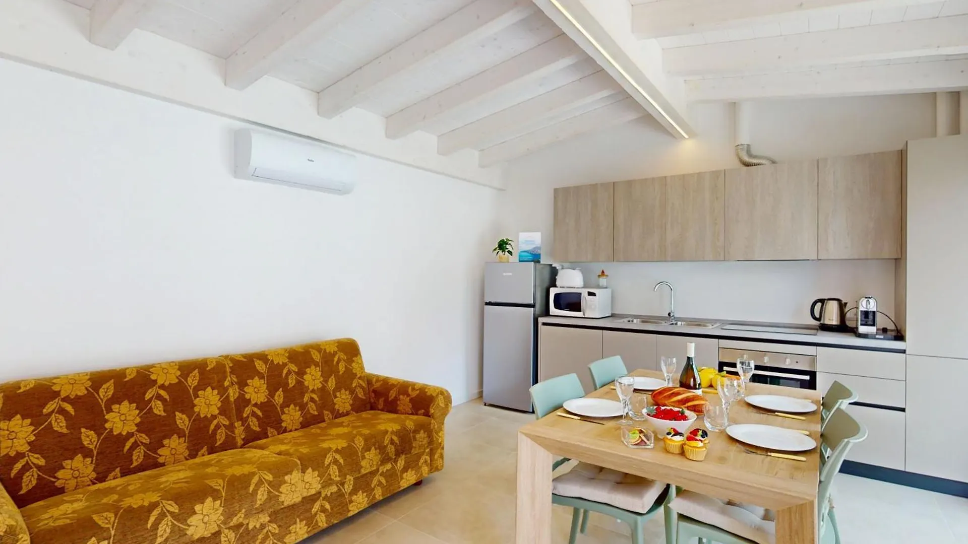 Michelle Mazzolari Apartment By Bookinggardalake Rivoltella del Garda Ιταλία