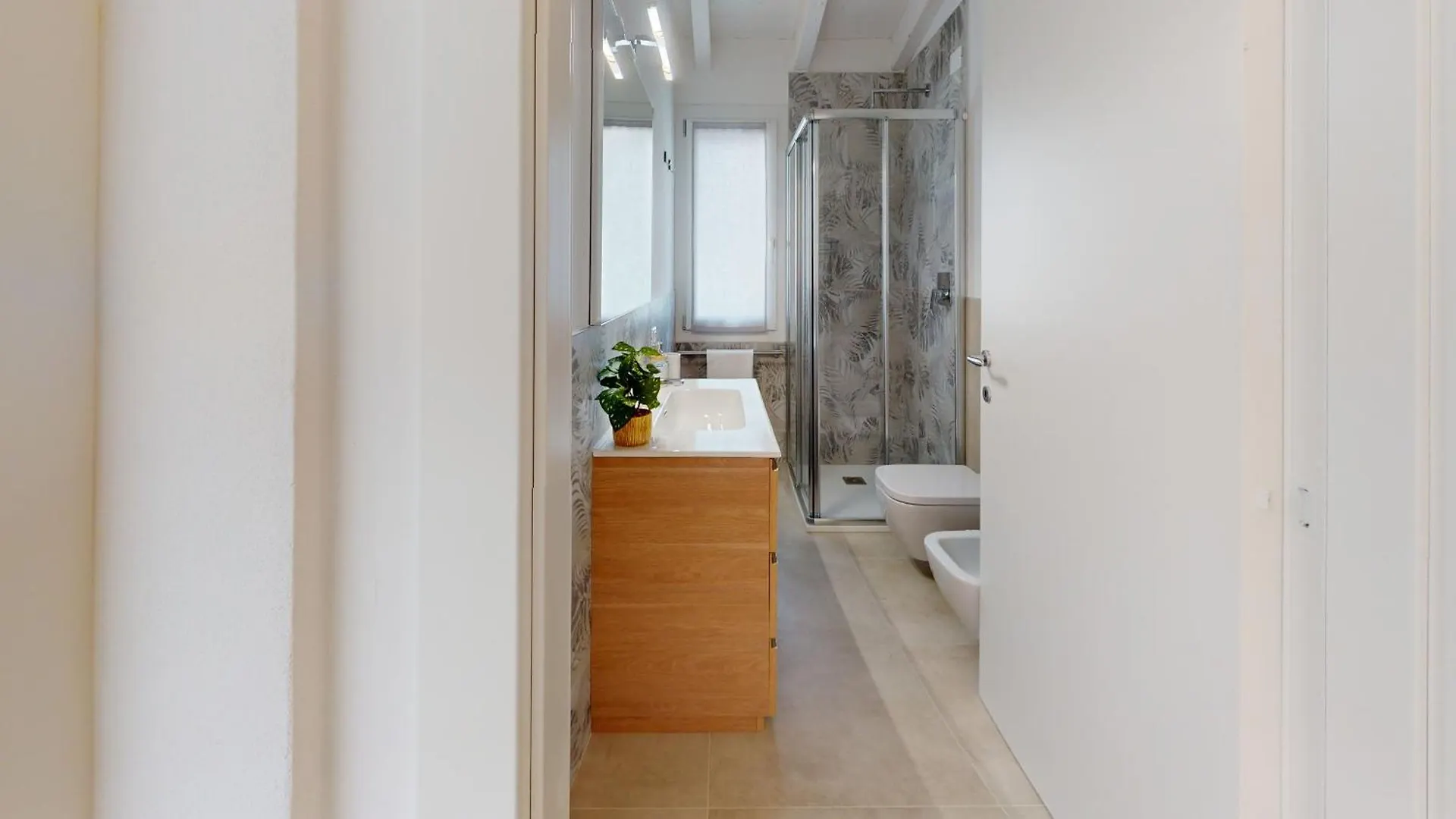 Michelle Mazzolari Apartment By Bookinggardalake Rivoltella del Garda Italie